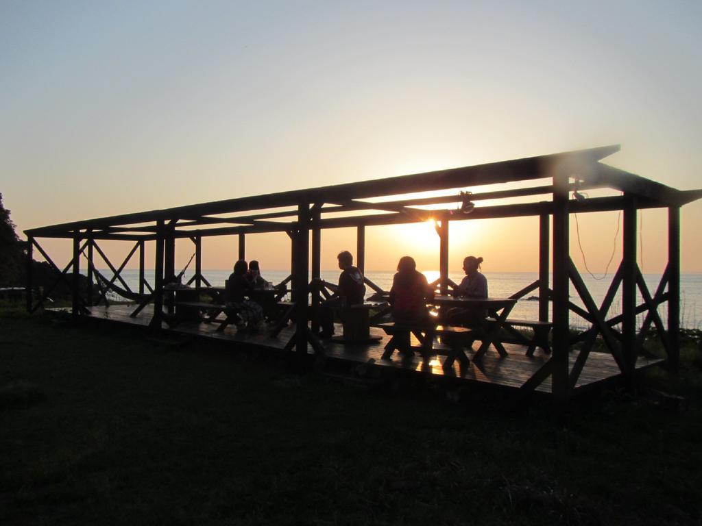 Хостел Amakusa West Coast Backpackers Fu-Raibou Экстерьер фото